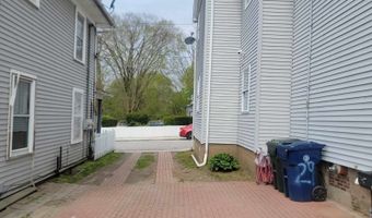29 Pearl St, Windham, CT 06226