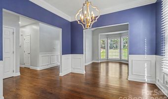 1926 Dunhill Dr, Charlotte, NC 28205