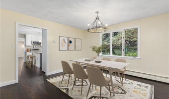 10 Abbott Valley View Dr, Cumberland, RI 02864