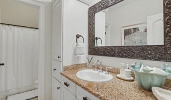 930 Caroline Dr, Biloxi, MS 39532