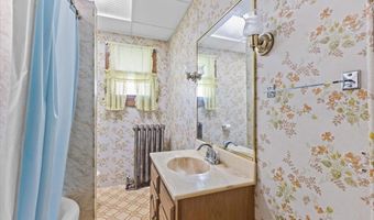 227 North Ave, Burlington, VT 05401