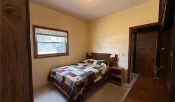 128 S Munsterman St, Appleton, MN 56208