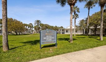 330 GARDEN Ln, Atlantic Beach, FL 32233