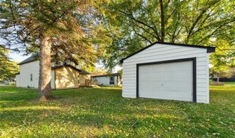 302 S Renville St, Winthrop, MN 55396