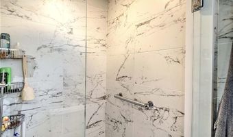 22 Lantern Ln, Barrington, RI 02806