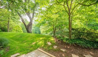 3814 N RICHMOND St, Arlington, VA 22207