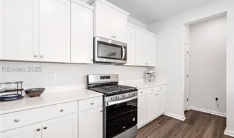60 Backwater St, Port Royal, SC 29006