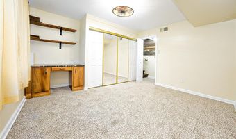 418 Great Hill Dr, Ballwin, MO 63021