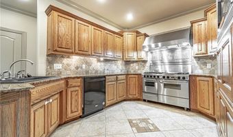 1102 SE Phoenix St, Bentonville, AR 72712