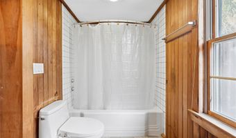 25 Gardiner Dr, Amagansett, NY 11930