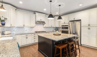 6217 S Trailwoods Dr, Ann Arbor, MI 48103