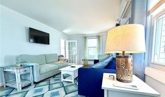 5 Byrnes St, Newport, RI 02840