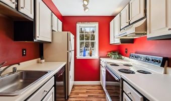 706 S ARLINGTON MILL Dr 18302, Arlington, VA 22204