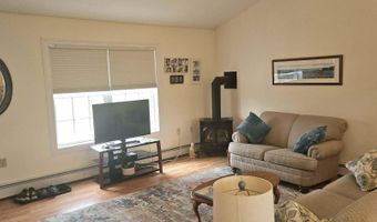93 Streamside Ln, Bangor, ME 04401