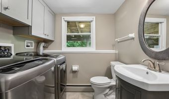 6 Sky Edge Ln, Bethel, CT 06801