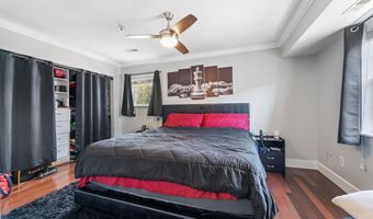 3201 8TH St SE 10, Washington, DC 20032