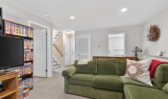 41 Montclair Ave, Airmont, NY 10952