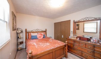 2211 Penny Ln, Austintown, OH 44515