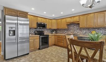 15 Shaker Heights Ln, Chester, NH 03036