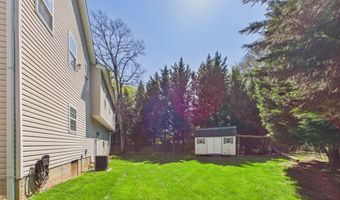 7801 RIDGEWOOD Dr, Annandale, VA 22003