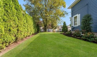 91 Warren Ave, Cranston, RI 02920