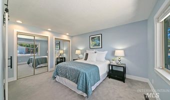 4809 W Greenbrier Dr, Boise, ID 83705
