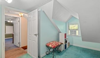 101 Hopkins Ave, Johnston, RI 02919