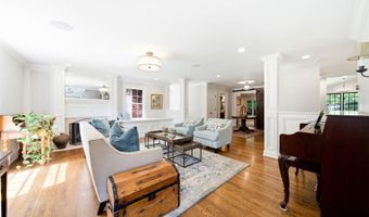 12601 N Osage Rd, Anchorage, KY 40223