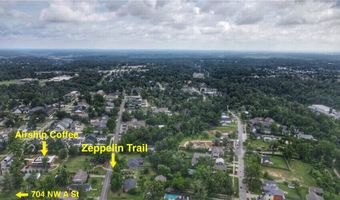 704 NW A St, Bentonville, AR 72712