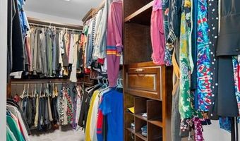106 Hollyleaf Dr, Ballwin, MO 63021