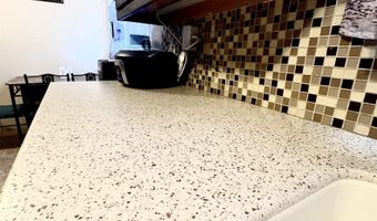 916 Valverde St, Carlsbad, NM 88220