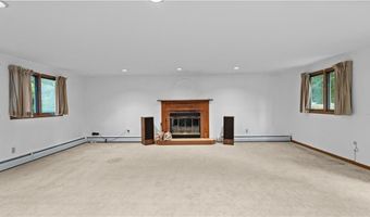 36 Stony Ln, North Kingstown, RI 02852