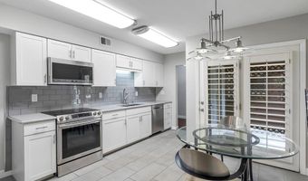 1131 Claytonbrook Ct, Ballwin, MO 63011