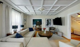 9 Dartmouth St, Newport, RI 02840