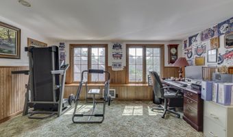 1521 Secretariat Ln, Indianapolis, IN 46217