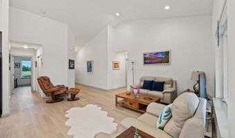 822 SPYGLASS Dr, Bandon, OR 97411