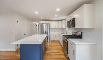 28 Wesleyan Ave, Warwick, RI 02886