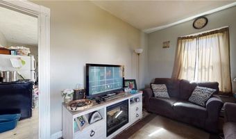 44 Division St, Lincoln, RI 02838