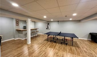 10456 Dogwood Dr, Aurora, OH 44202