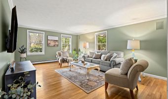 12 Magazine St, Bedford, NH 03110
