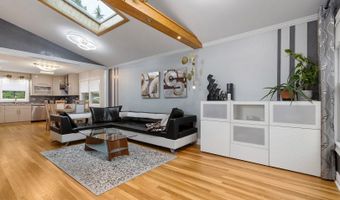 1145 S Chestnut Ave, Arlington Heights, IL 60005