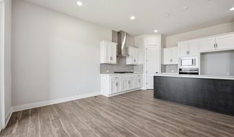 1413 N 163rd St, Basehor, KS 66007