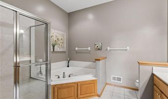 13122 Evermoor Pkwy, Apple Valley, MN 55124