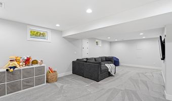 43197 WAYSIDE Cir, Ashburn, VA 20147
