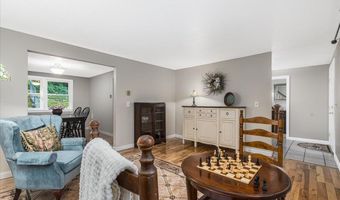 5 Hickory Hill Dr, Londonderry, NH 03053