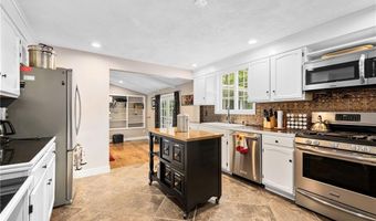36 Daniel Dr, North Kingstown, RI 02852