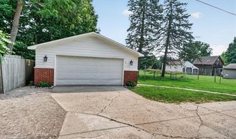 426 N Main St, Almont, MI 48003