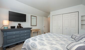 1231 Edgewater Ln, Antioch, IL 60002