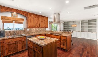 3008 N Victoria Dr, Alpine, CA 91901