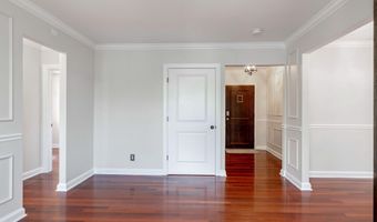 922 S WASHINGTON St 311, Alexandria, VA 22314